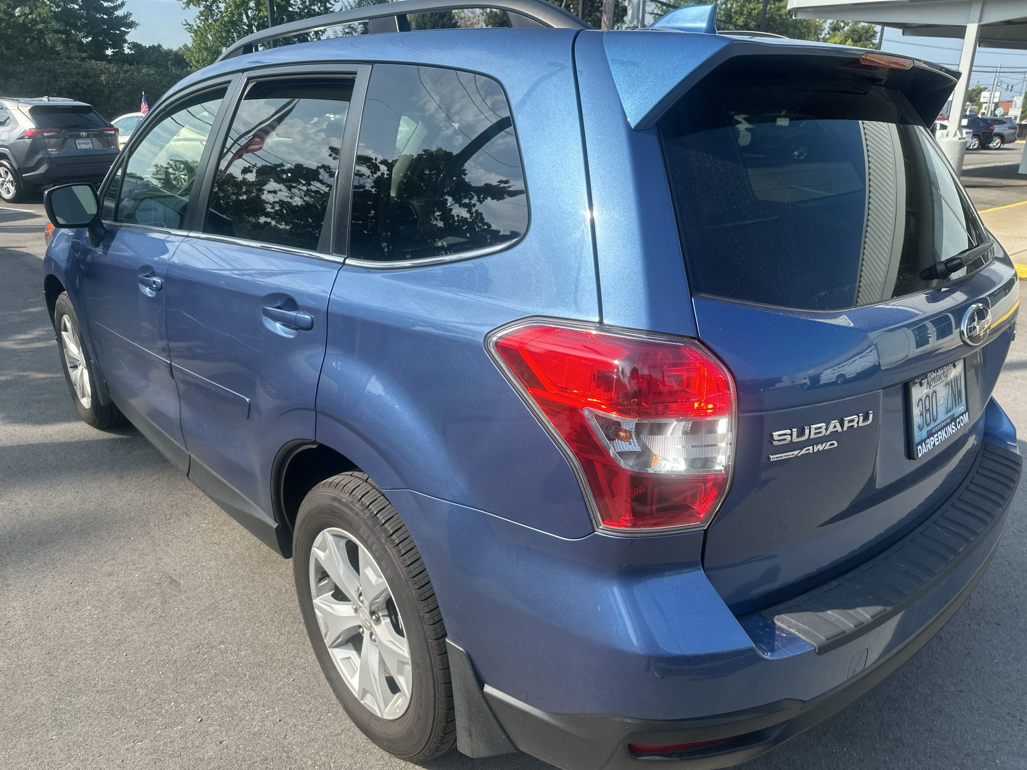 Used 2016 Subaru Forester 2.5i Limited AWD/4WD image 5