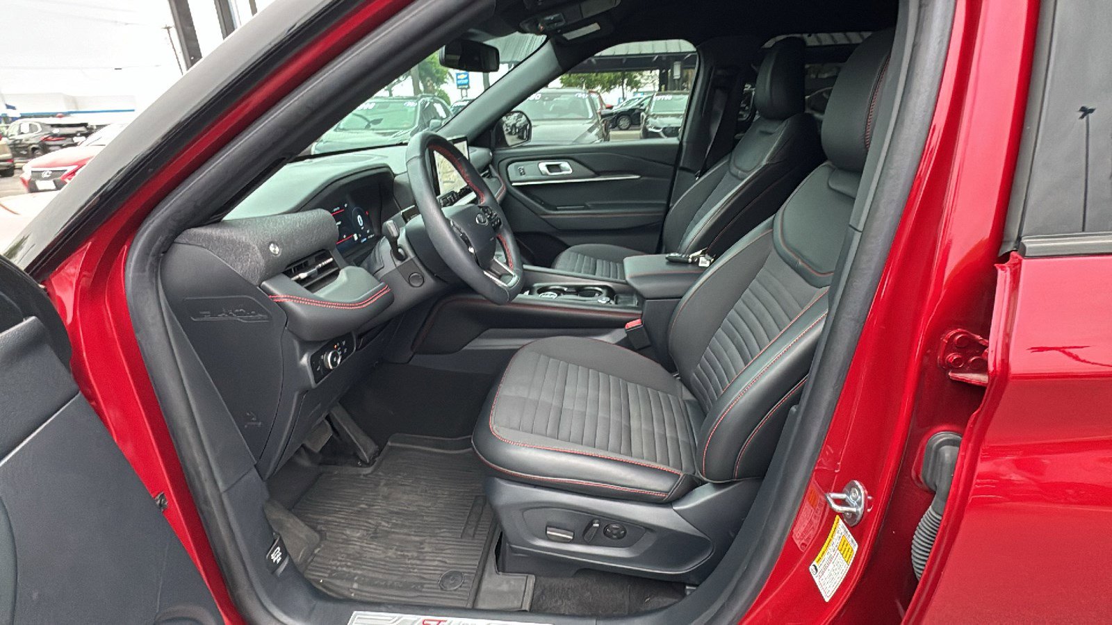 Used 2025 Ford Explorer ST-Line w/ Premium Package image 14