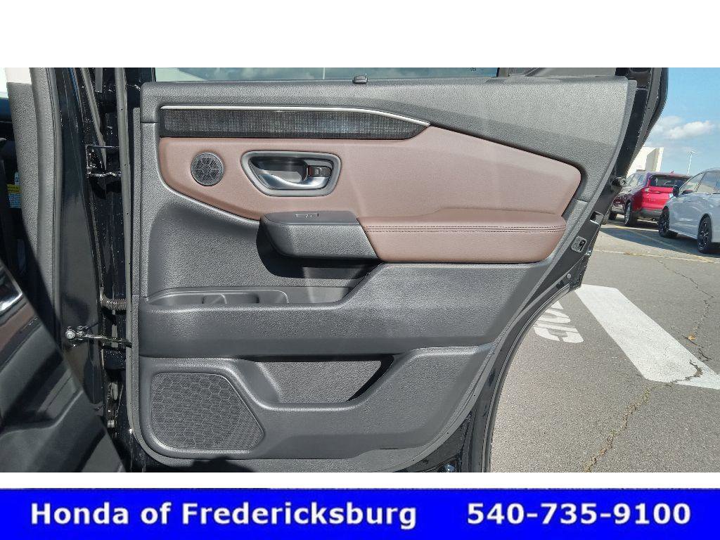 Certified 2025 Honda Pilot Elite image 33