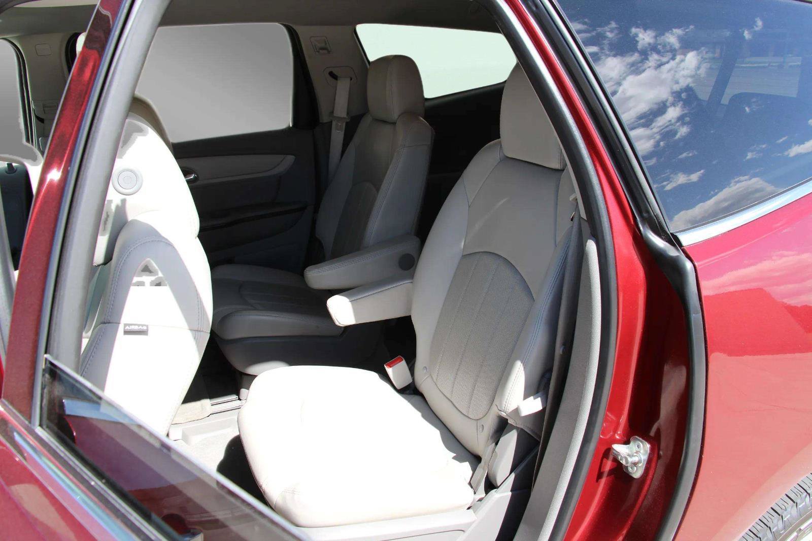 Used 2016 Chevrolet Traverse LTZ AWD/4WD image 20