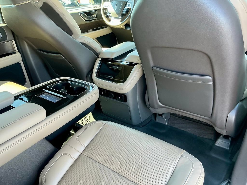 Used 2024 Lincoln Navigator Reserve w/ Monochromatic Package AWD/4WD image 29