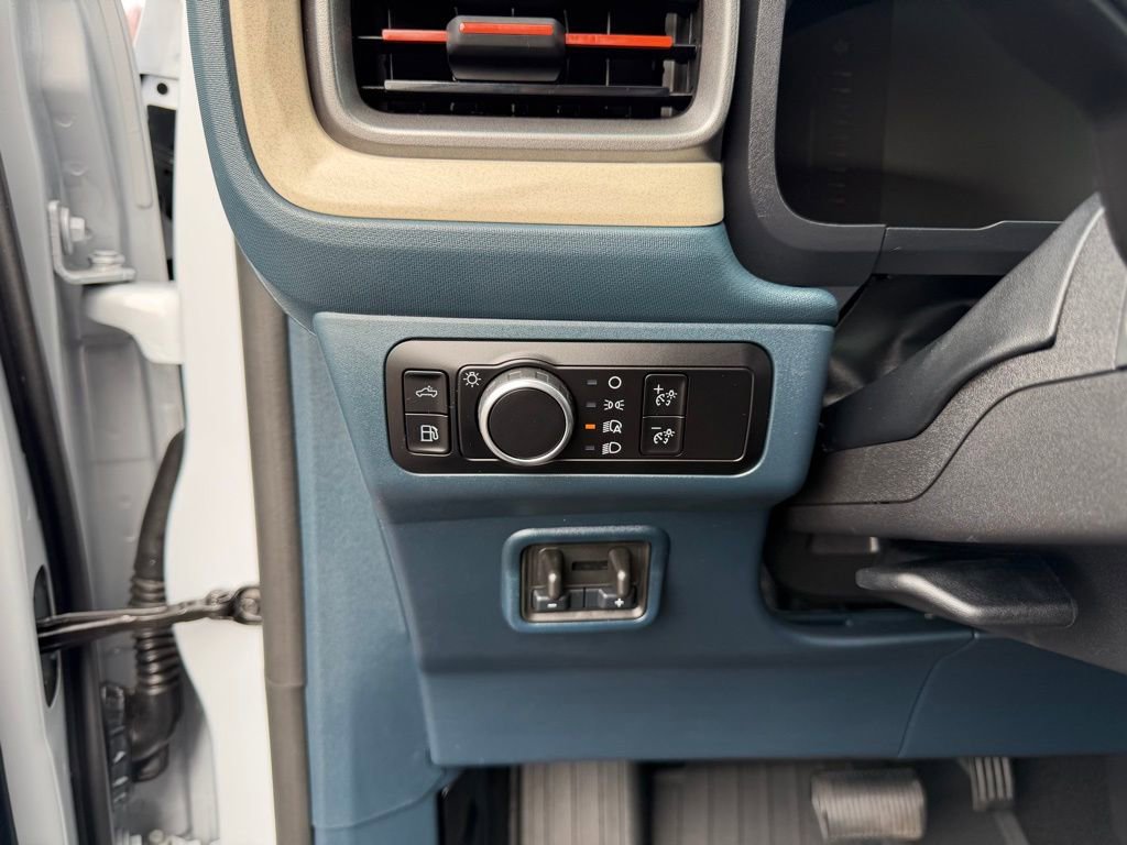 Used 2025 Ford Maverick Lariat w/ 4K Tow Package image 19