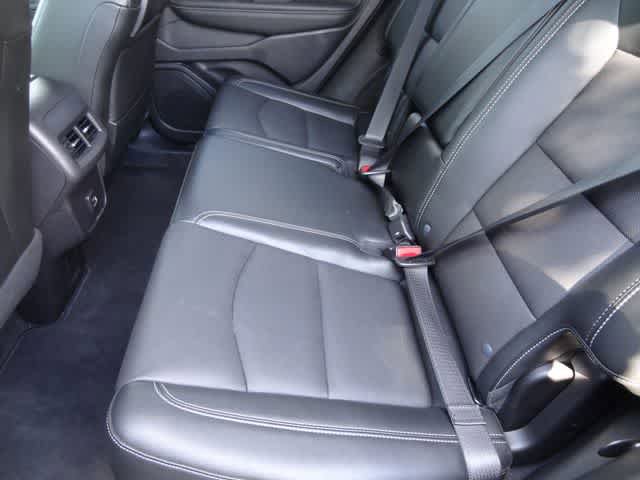 Used 2024 GMC Terrain SLT AWD/4WD image 8