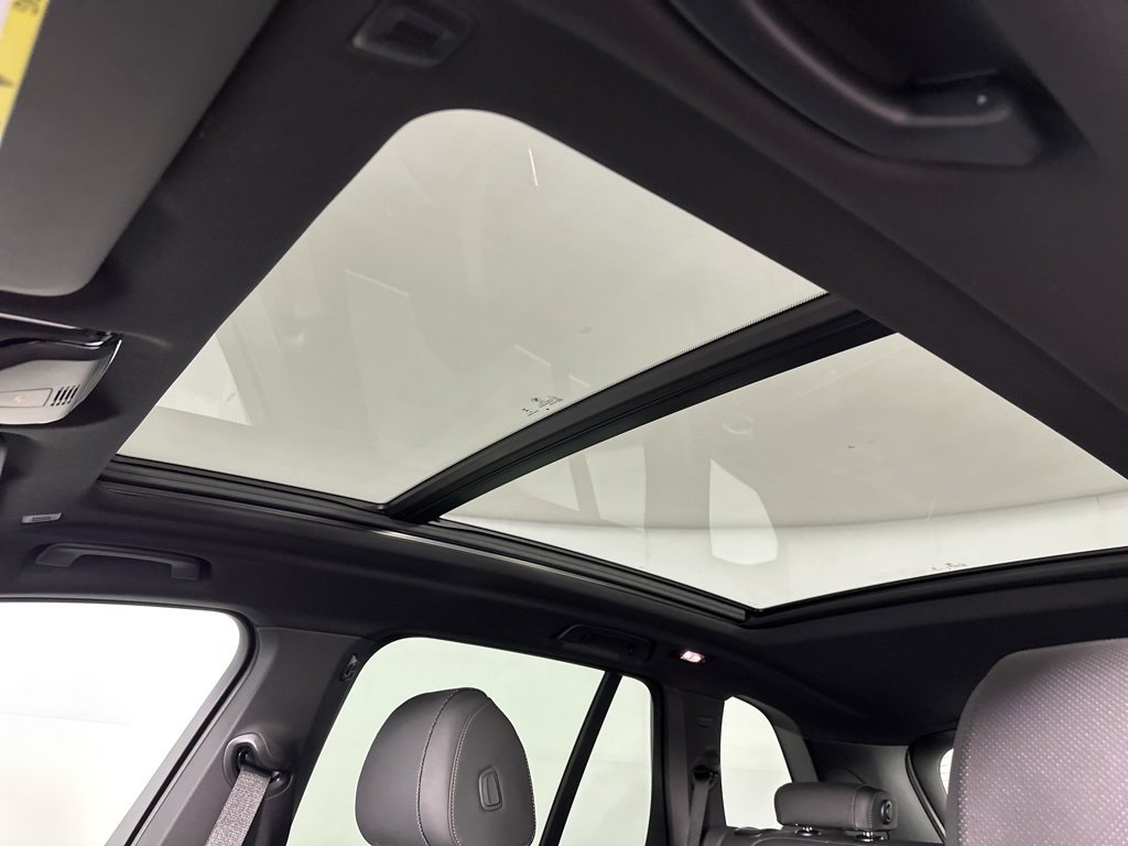 New 2026 BMW X5 xDrive50e w/ Premium Package image 17