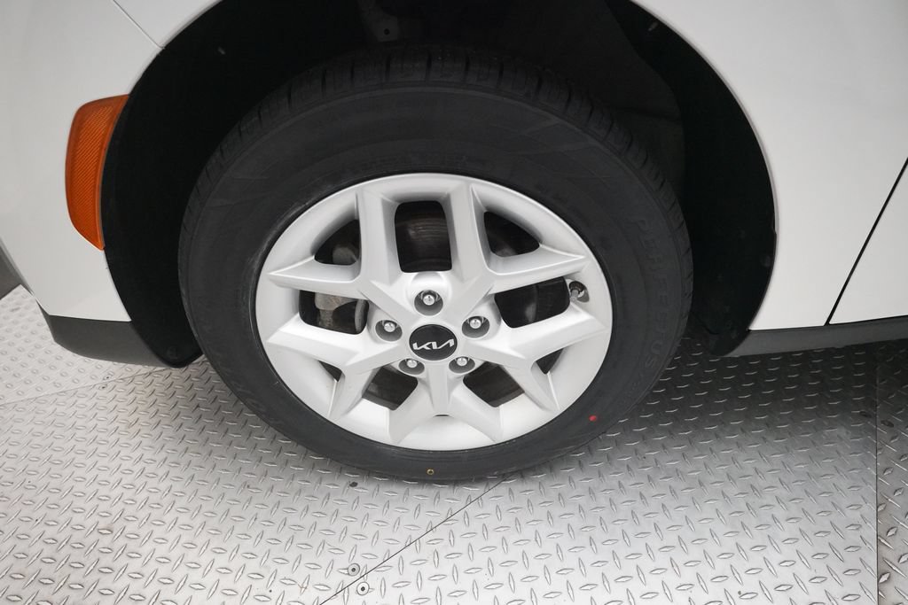 Used 2023 Kia Soul LX w/ LX Technology Package FWD image 26