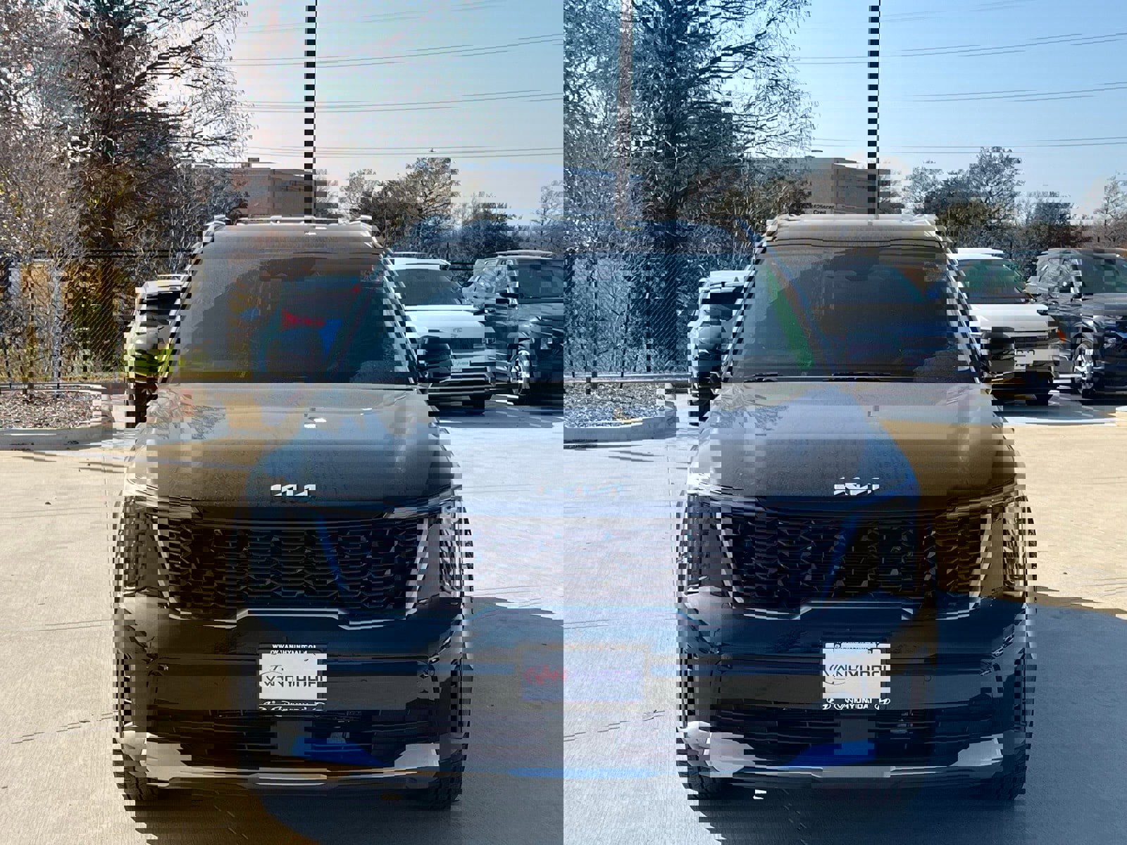 Used 2024 Kia Sorento S w/ Panoramic Sunroof Package image 2