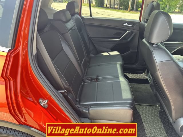 Used 2018 Volkswagen Tiguan SEL AWD/4WD image 38