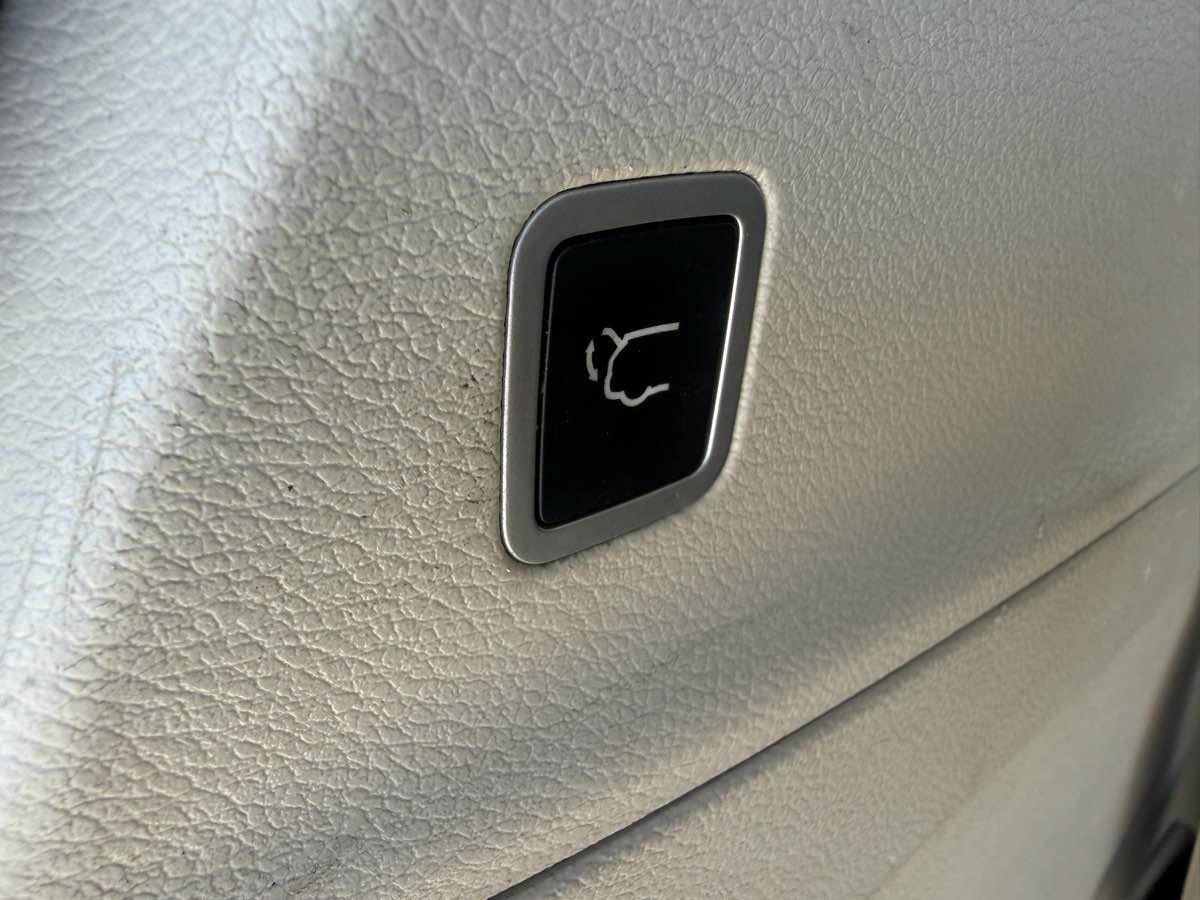 Used 2017 Chrysler Pacifica Touring-L FWD image 30