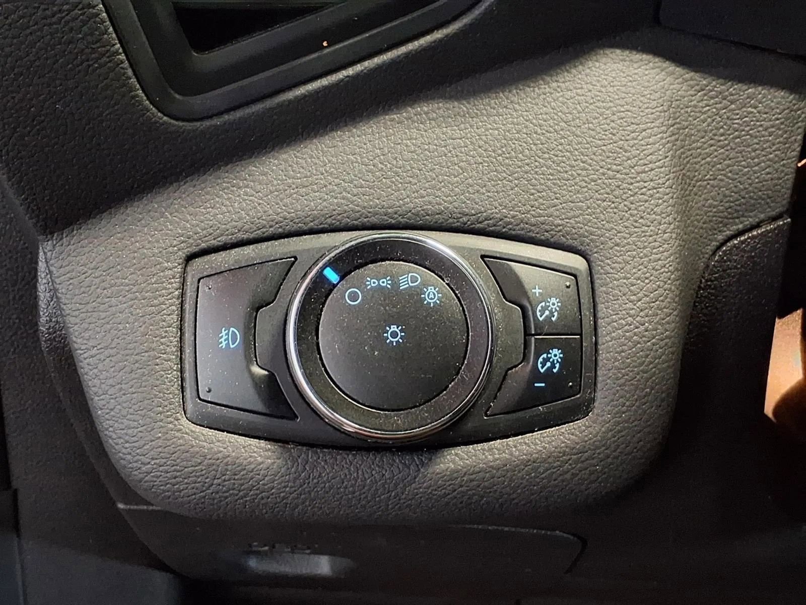 Used 2014 Ford Escape SE FWD image 18