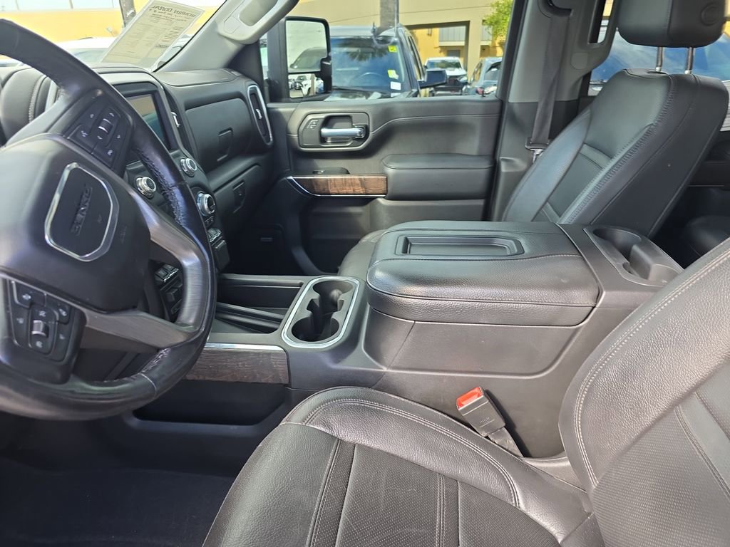 Used 2022 GMC Sierra 3500 Denali w/ Denali Ultimate Package image 22