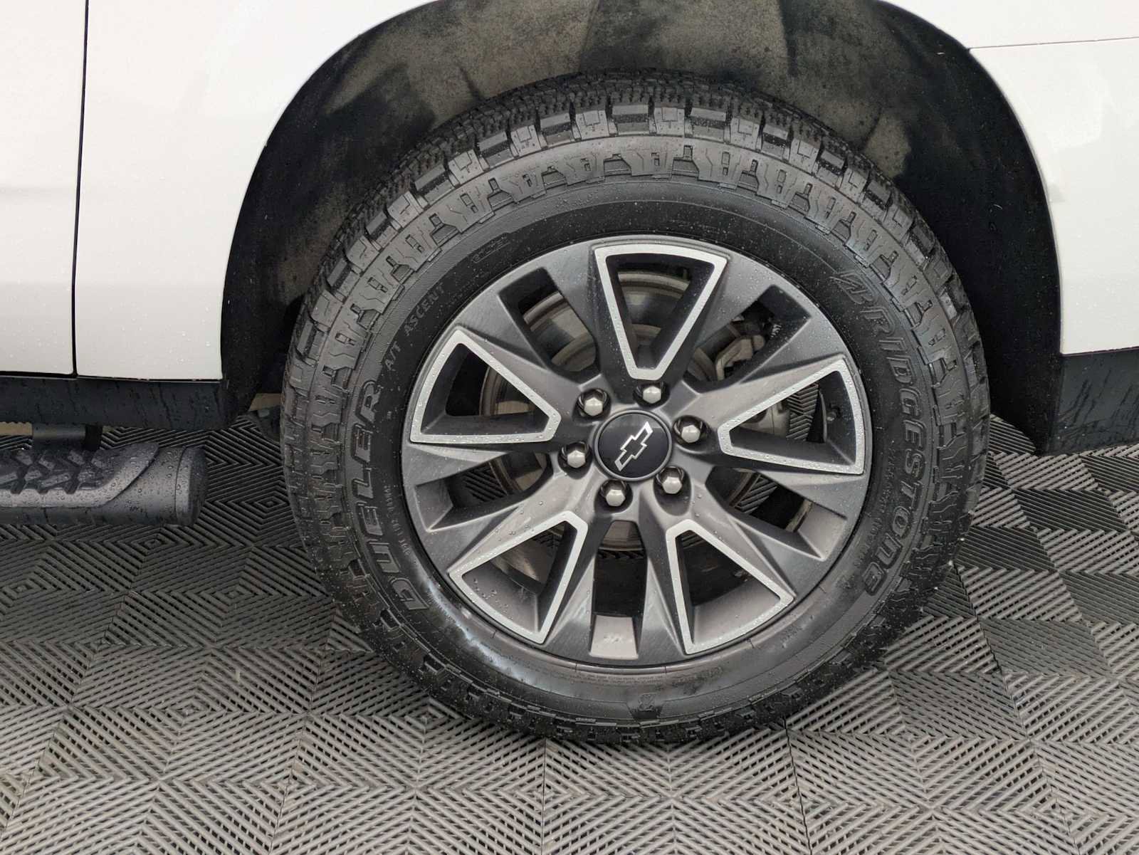 Used 2024 Chevrolet Suburban Z71 AWD/4WD image 14