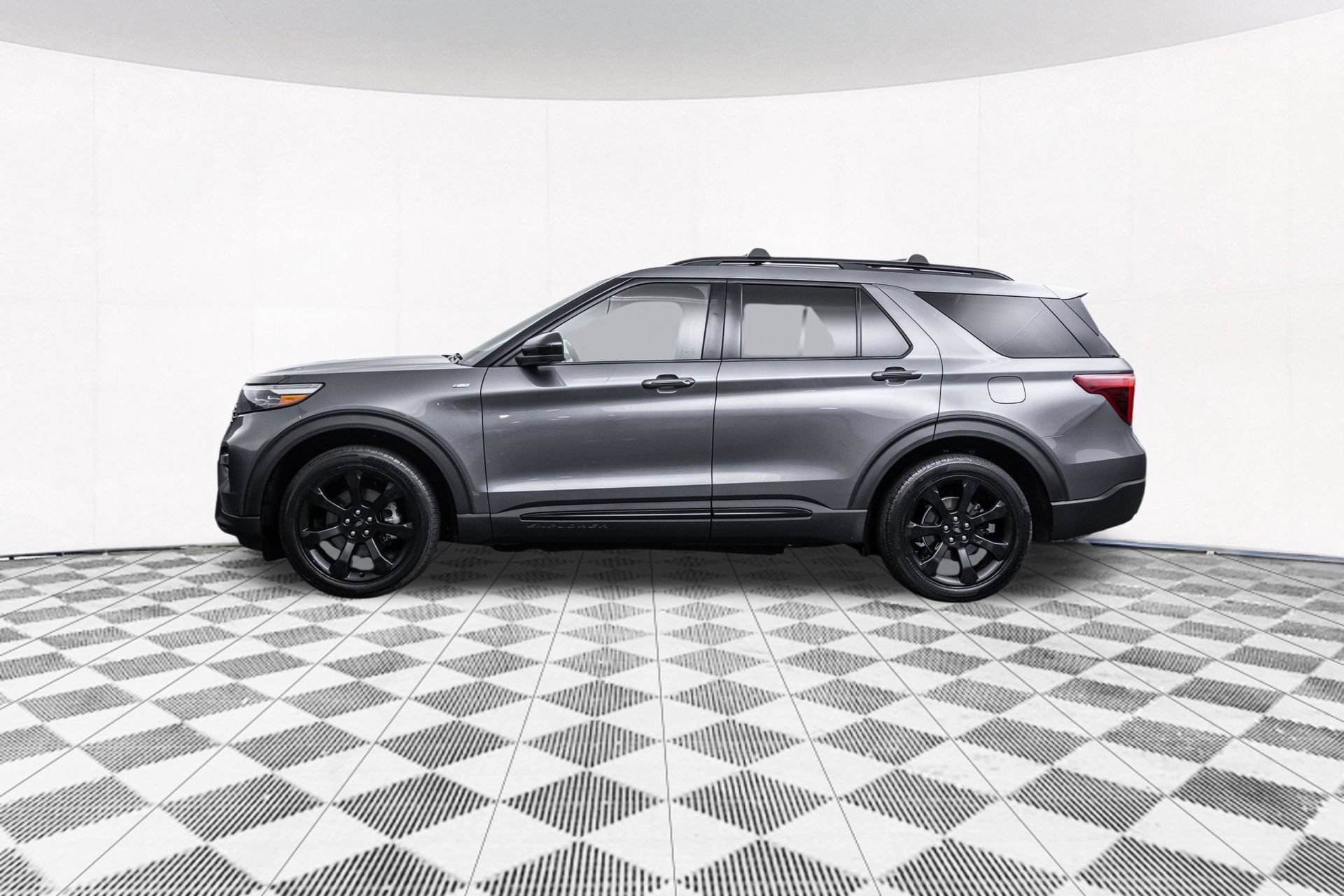 Used 2022 Ford Explorer ST-Line AWD/4WD image 7