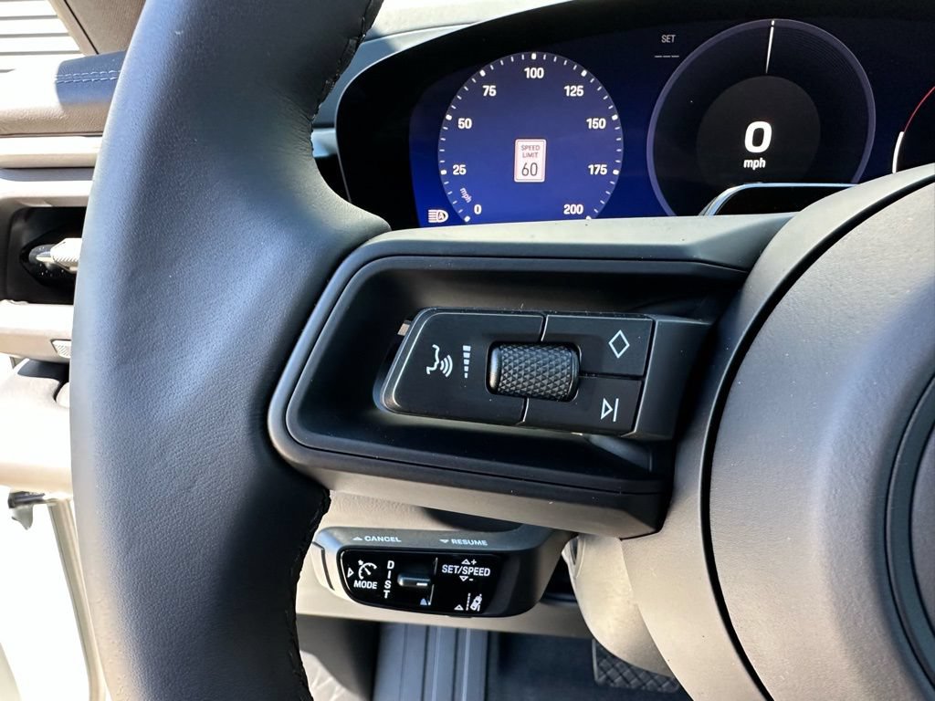 Used 2026 Porsche Macan Electric RWD image 18