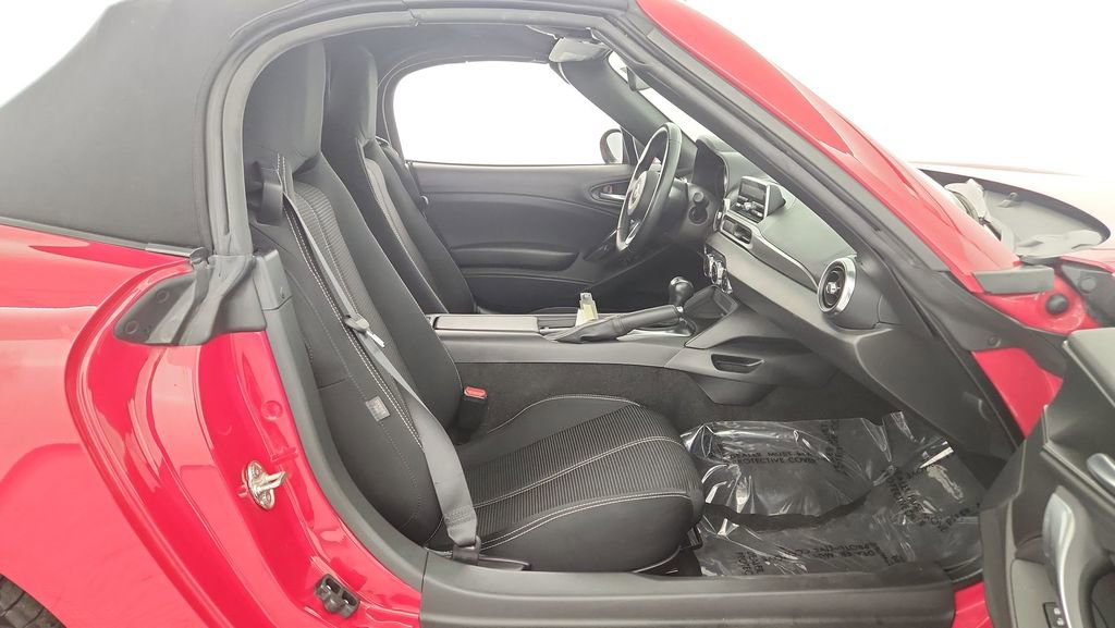 Used 2018 FIAT 124 Spider Classica RWD image 26
