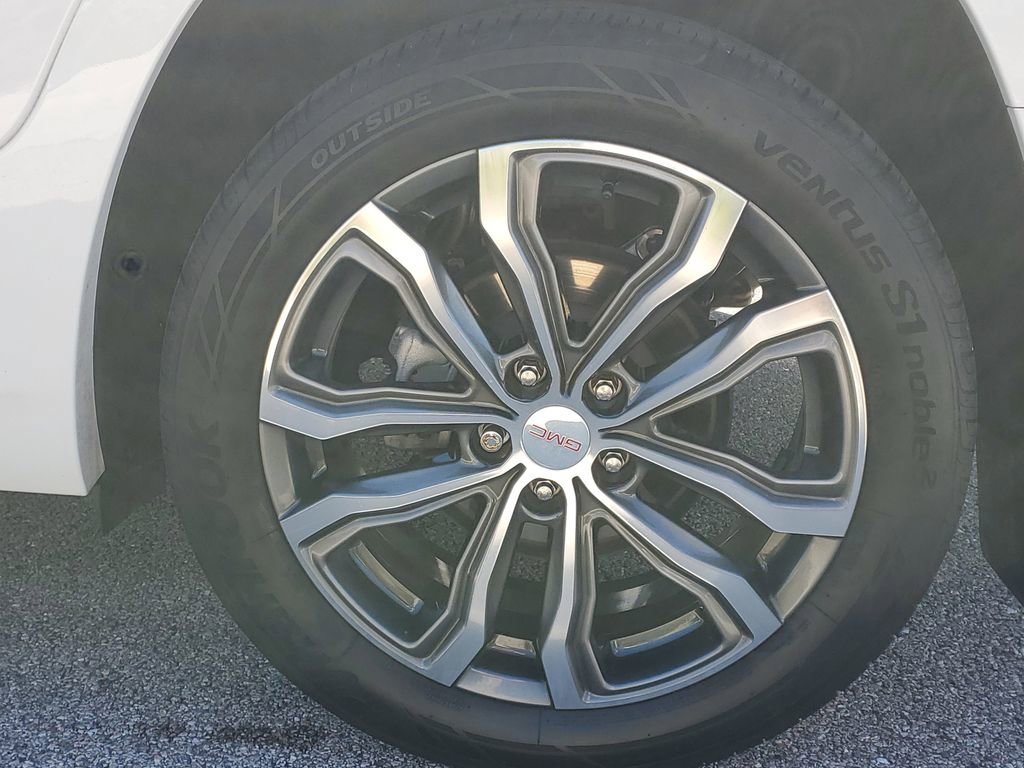 Used 2020 GMC Terrain Denali w/ Denali Premium Package image 12