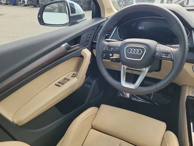 Certified 2024 Audi Q5 e Prestige w/ Prestige Package AWD/4WD image 12