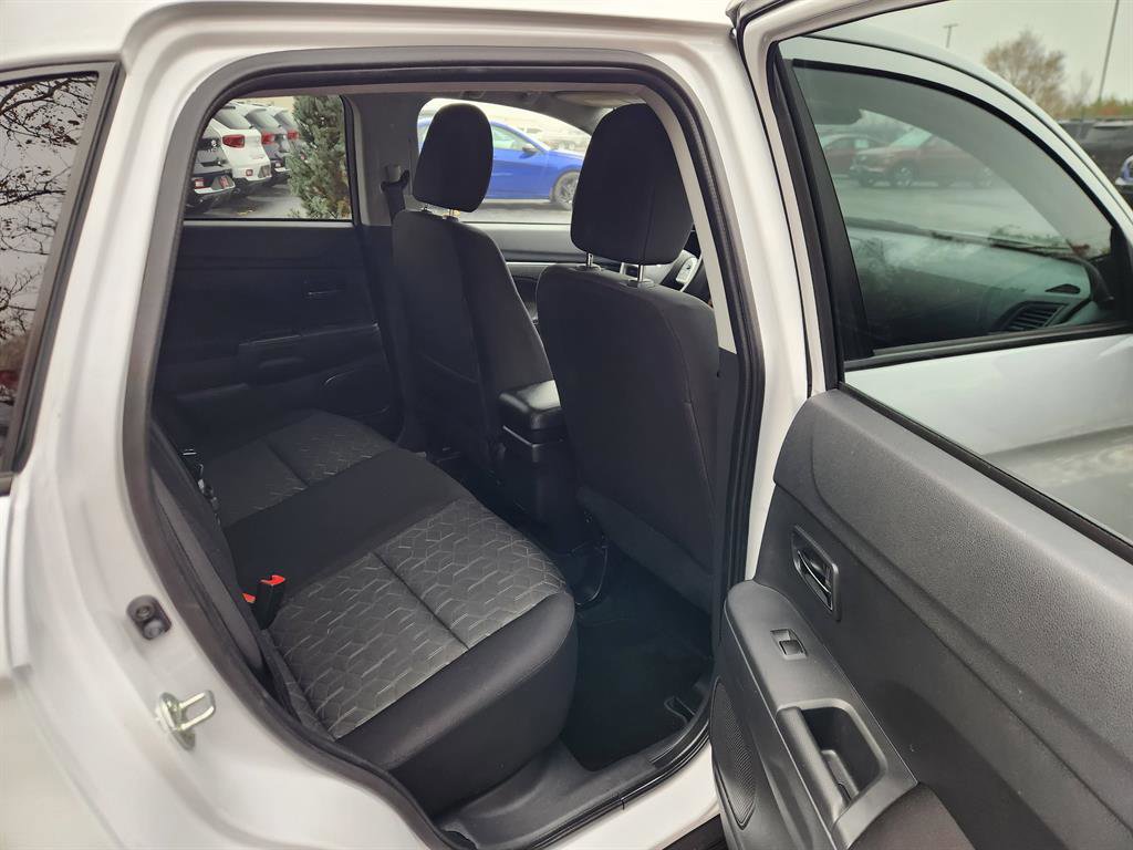 Used 2024 Mitsubishi Outlander Sport ES image 14