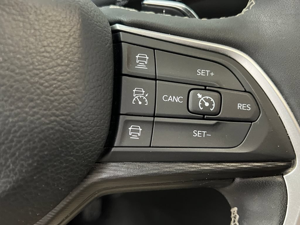 Used 2024 Jeep Grand Cherokee Altitude RWD image 48