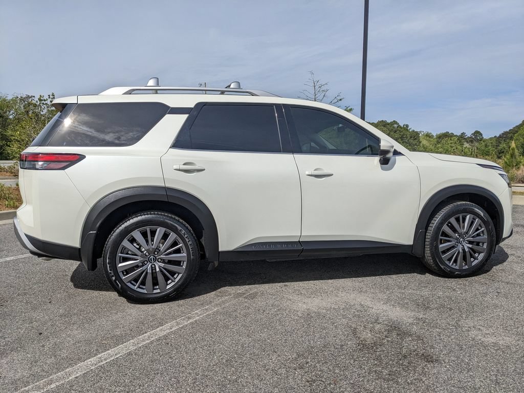Used 2024 Nissan Pathfinder SL w/ SL Premium Package FWD image 23