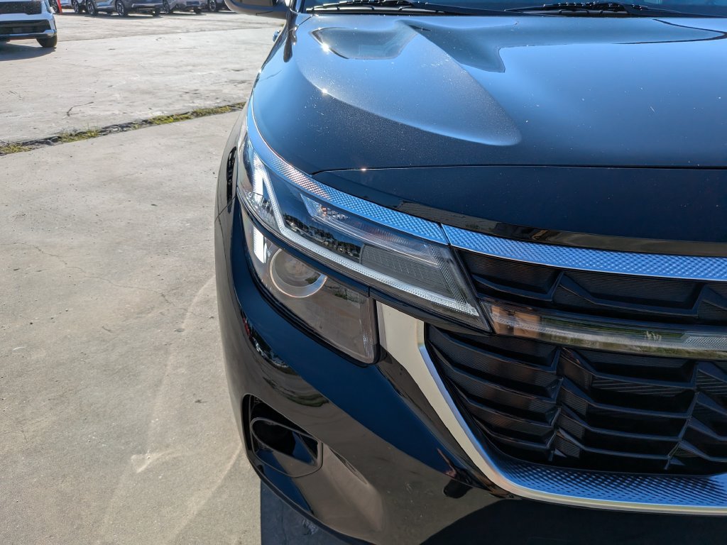Certified 2026 Kia Seltos EX FWD image 11