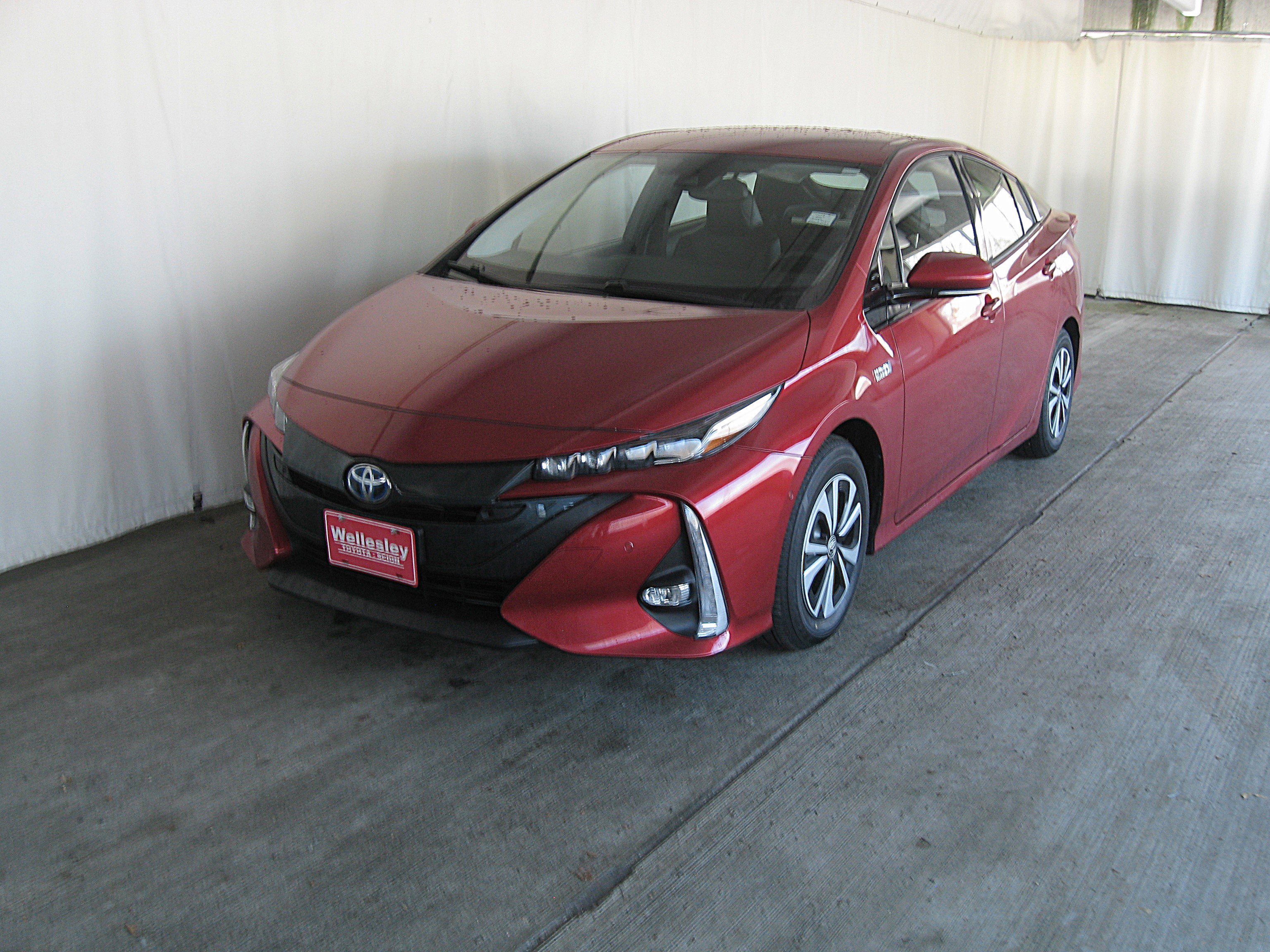 Used 2017 Toyota Prius Prime Advanced image 22