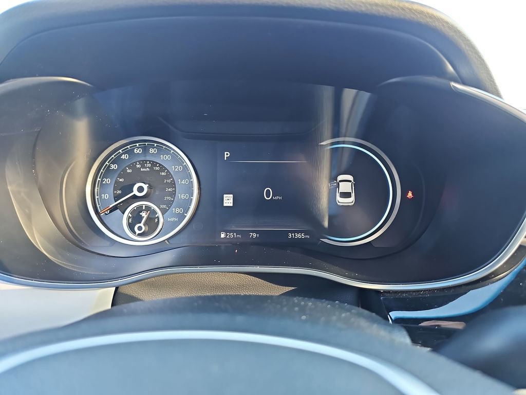 Used 2025 Genesis G70 2.5T image 24