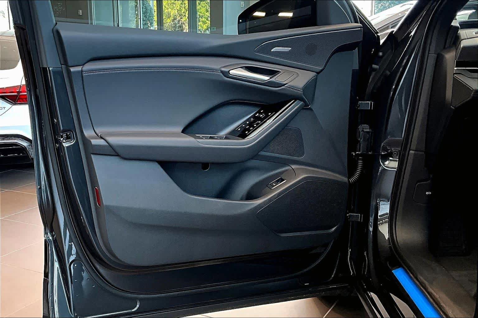 New 2027 Audi Q6 e-tron Premium Plus image 10