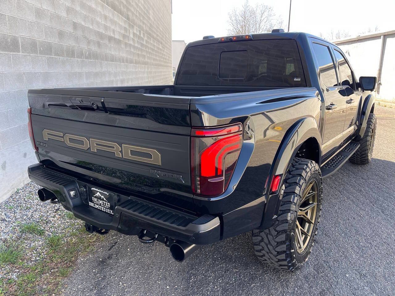 Used 2024 Ford F150 Raptor AWD/4WD image 9