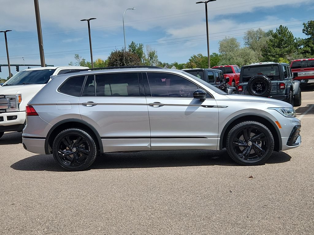Used 2023 Volkswagen Tiguan SE R-Line AWD/4WD image 2
