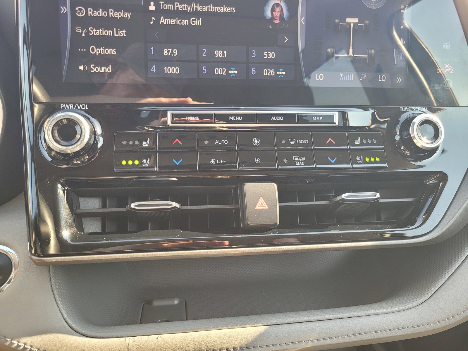 Used 2022 Toyota Highlander Limited AWD/4WD image 22