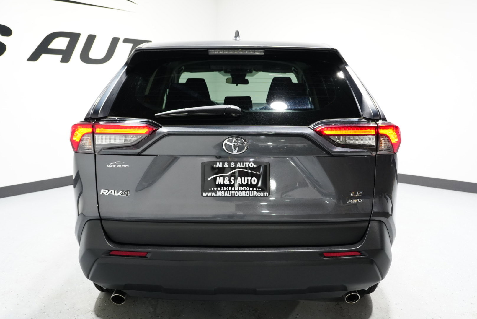 Used 2024 Toyota RAV4 LE image 9