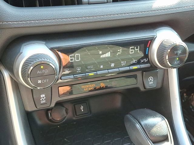 Used 2021 Toyota RAV4 XLE image 16