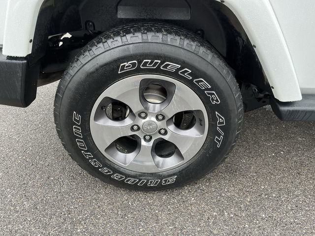 Used 2016 Jeep Wrangler Sahara w/ Connectivity Group AWD/4WD image 20