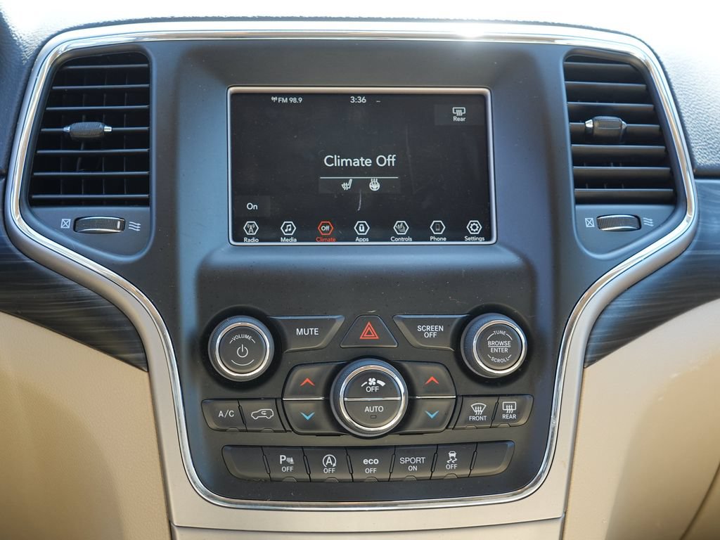 Used 2019 Jeep Grand Cherokee Laredo AWD/4WD image 22