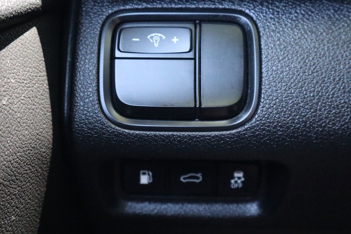 Used 2018 Kia Optima S FWD image 28