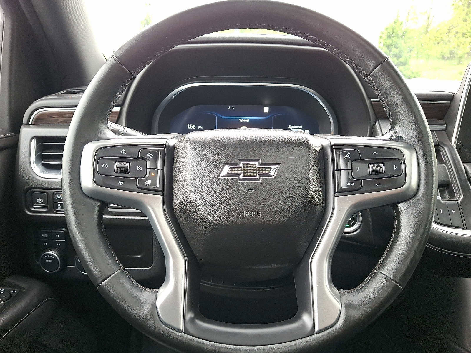 Used 2023 Chevrolet Tahoe Z71 w/ Luxury Package AWD/4WD image 20