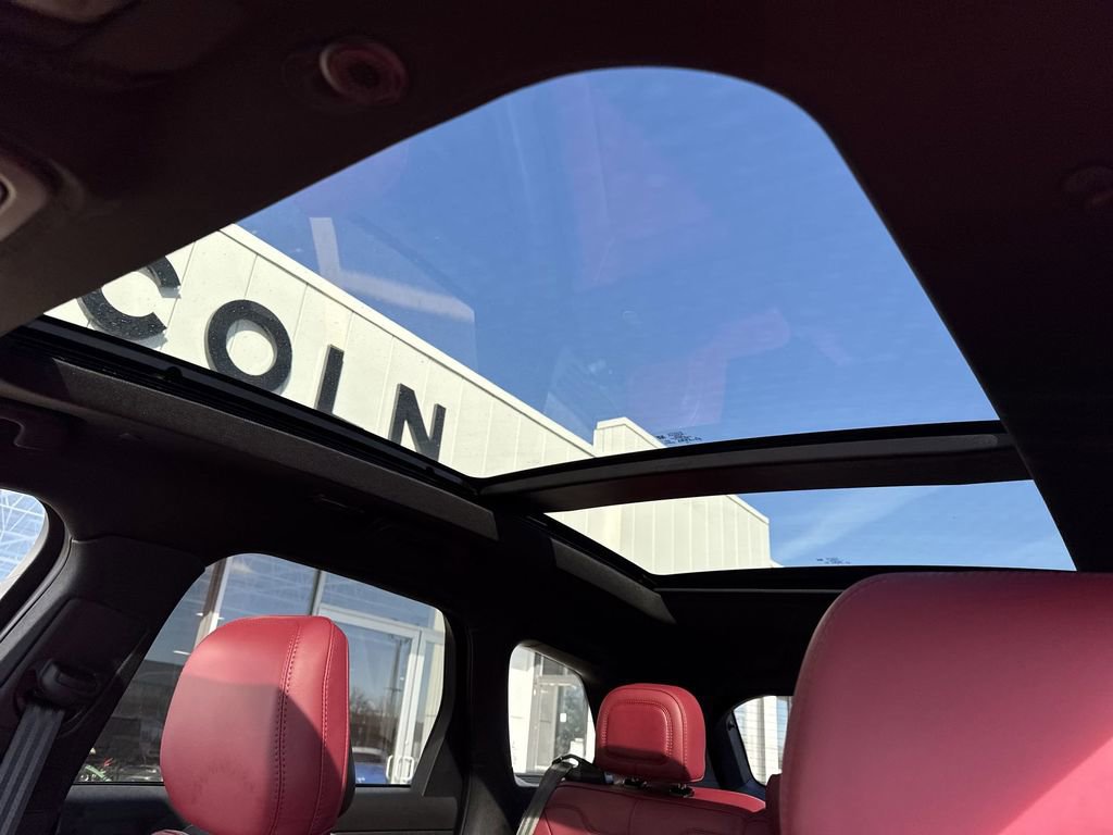 Used 2025 Lincoln Corsair Reserve w/ Equipment Group 202A image 16