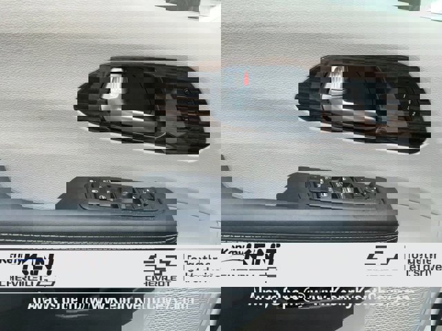 Used 2024 Chrysler Pacifica Limited image 31