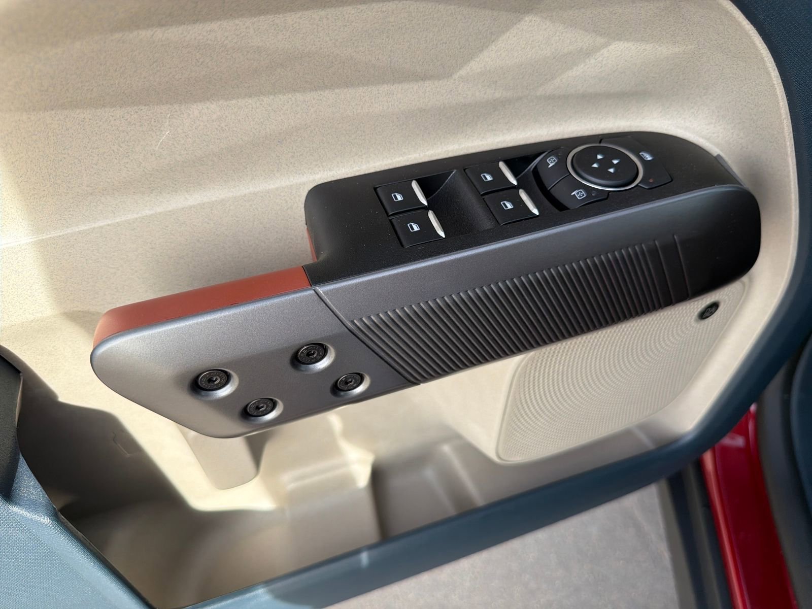 Used 2025 Ford Maverick Lariat w/ 4K Tow Package image 12