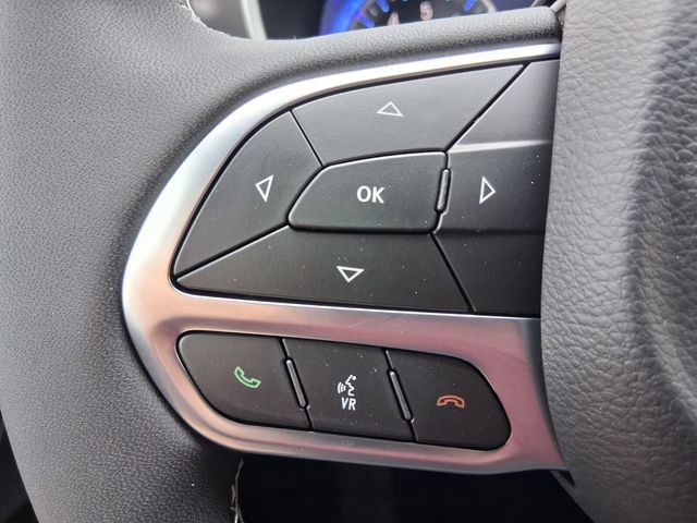 Used 2026 Chrysler Pacifica Select image 13