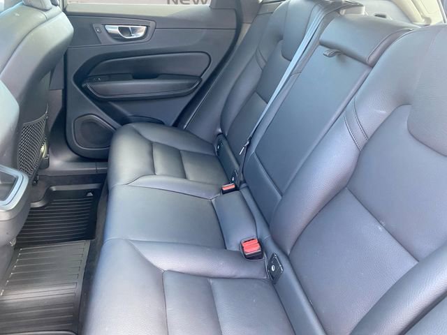 Certified 2023 Volvo XC60 B5 Plus w/ Climate Package image 13
