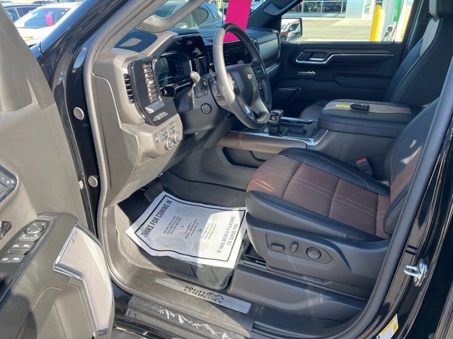 Used 2024 Chevrolet Silverado 1500 High Country w/ Technology Package image 11
