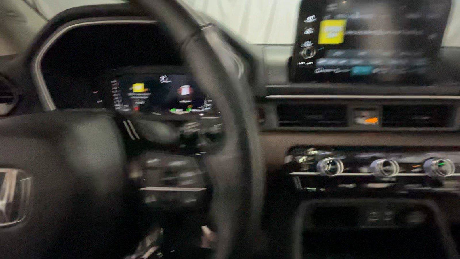 Used 2025 Honda Pilot Elite image 34