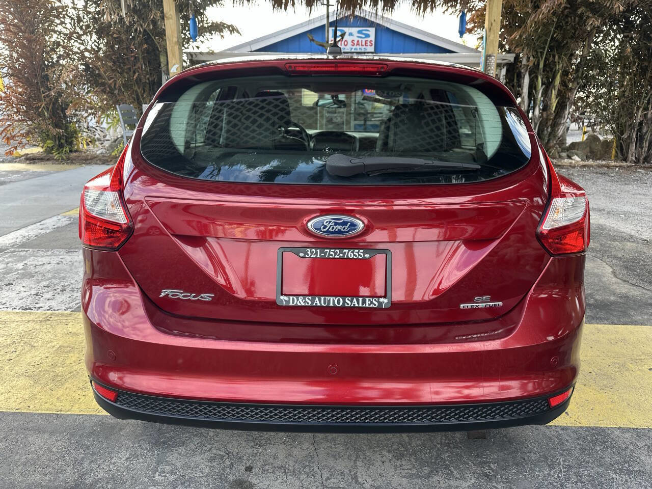 Used 2014 Ford Focus SE w/ Equipment Group 201A image 6