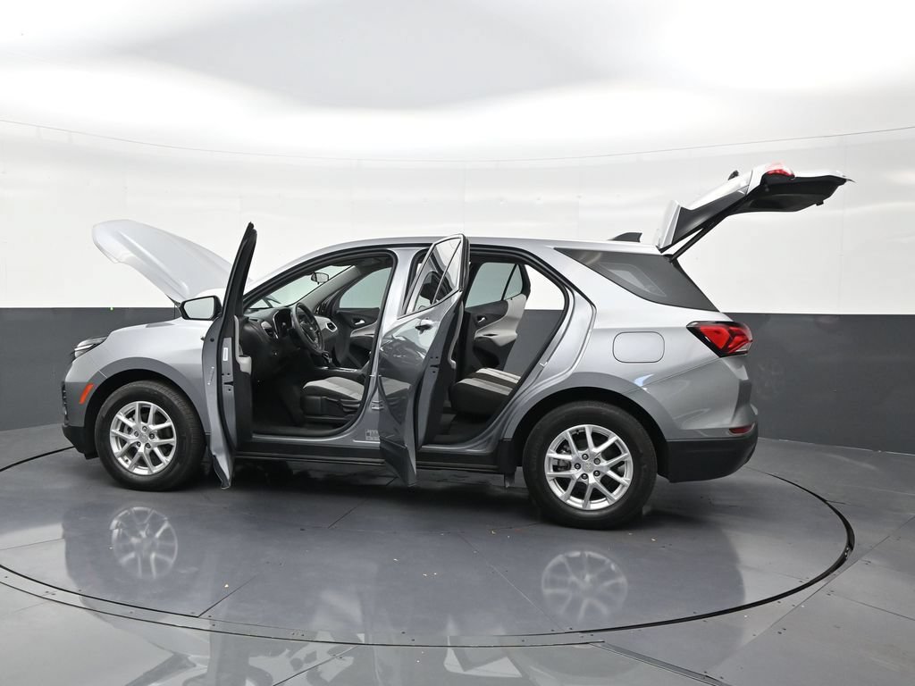 Used 2024 Chevrolet Equinox LS w/ LS Convenience Package FWD image 29