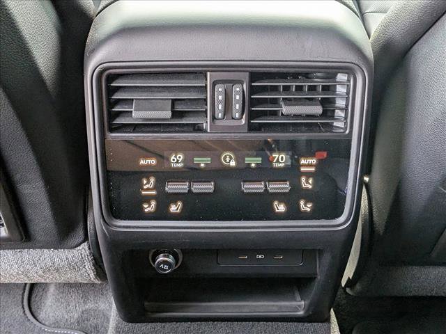 Used 2025 Porsche Cayenne image 18