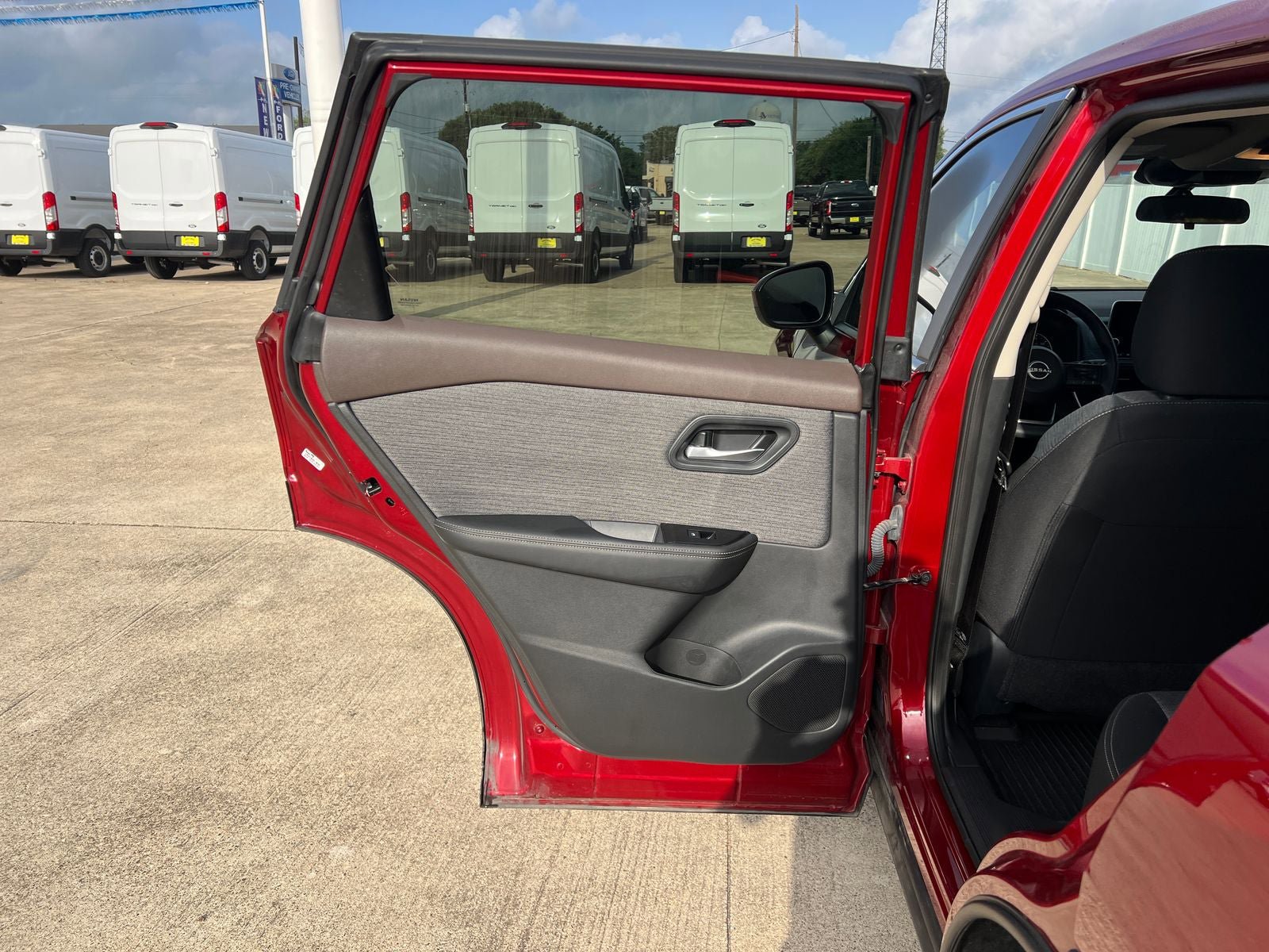 Used 2023 Nissan Rogue SV FWD image 15
