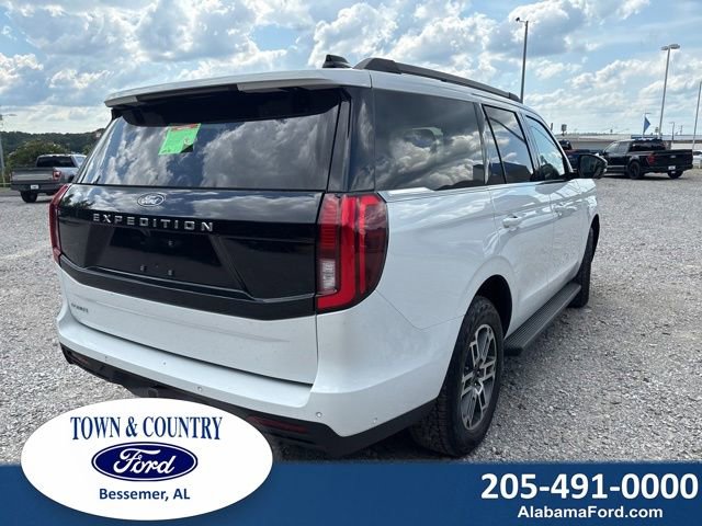 Used 2025 Ford Expedition Active AWD/4WD image 1