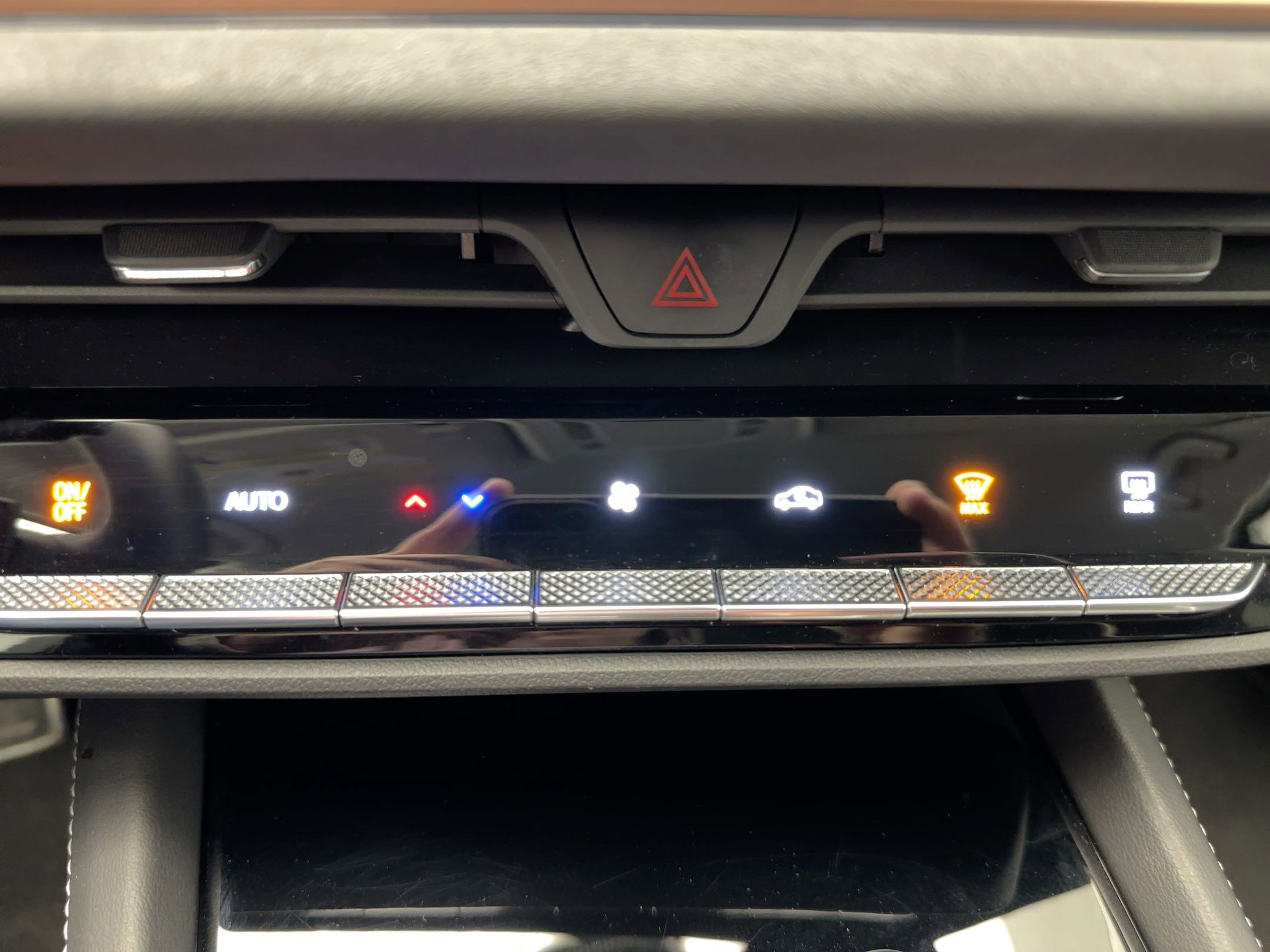 Certified 2025 Buick Envision Sport Touring image 24