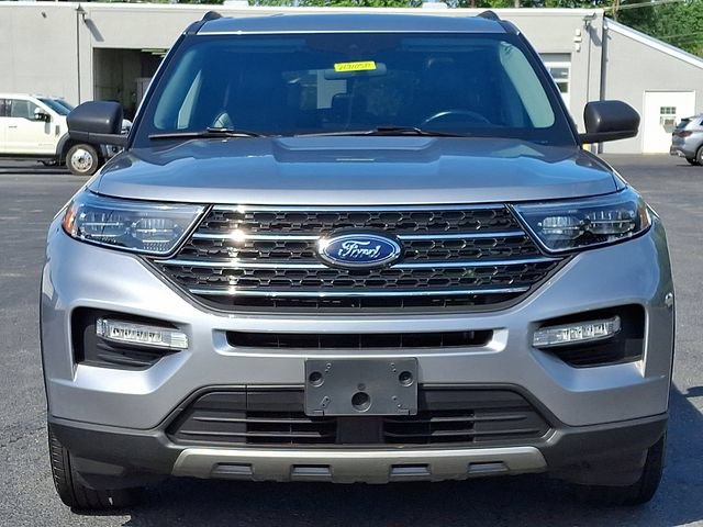 Used 2023 Ford Explorer XLT w/ Equipment Group 202A AWD/4WD image 5